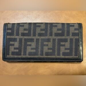 FENDI Zucca Canvas Leather Bifold
Long Wallet